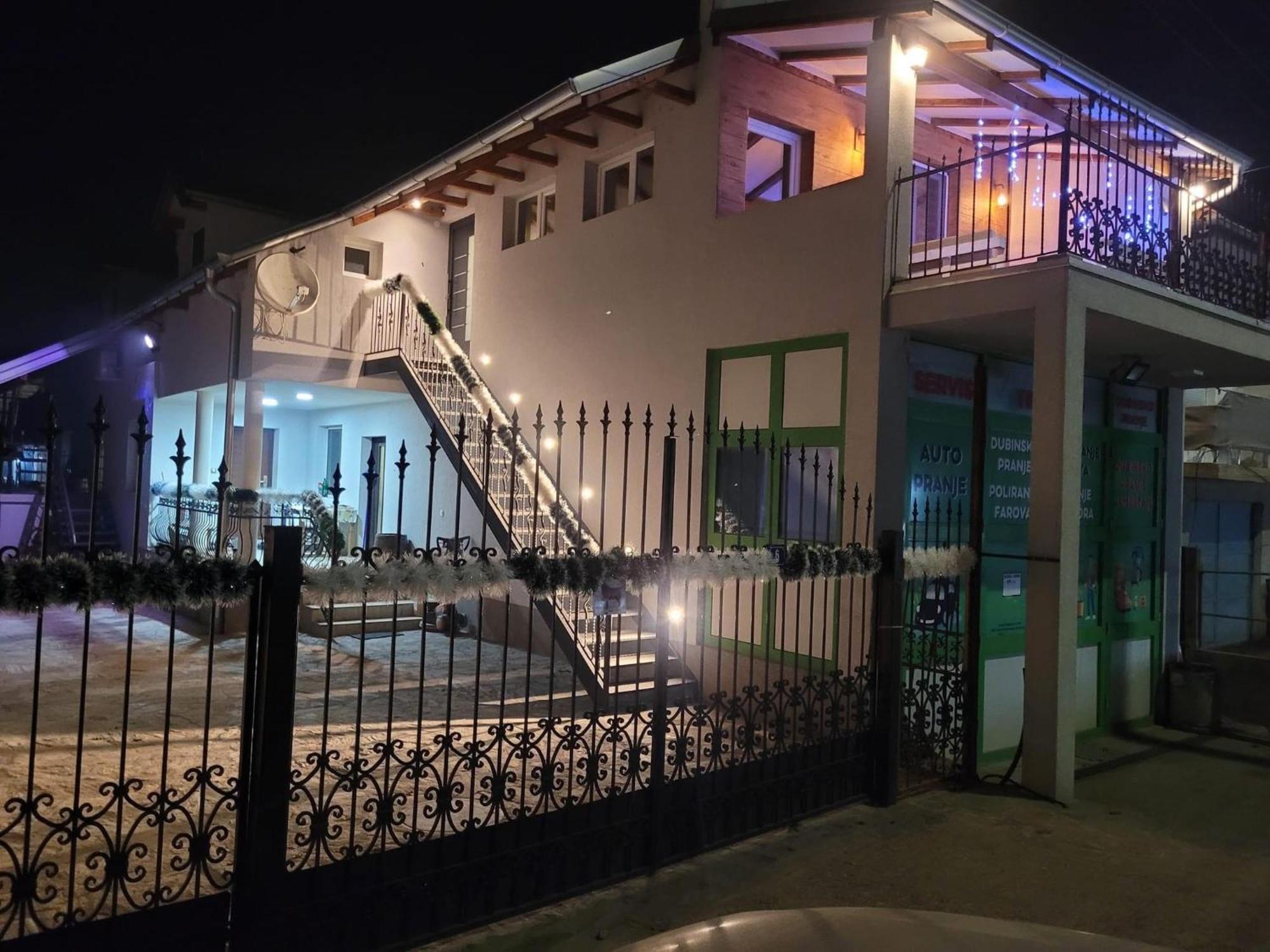 Apartments Pkt Delux Ni 외부 사진